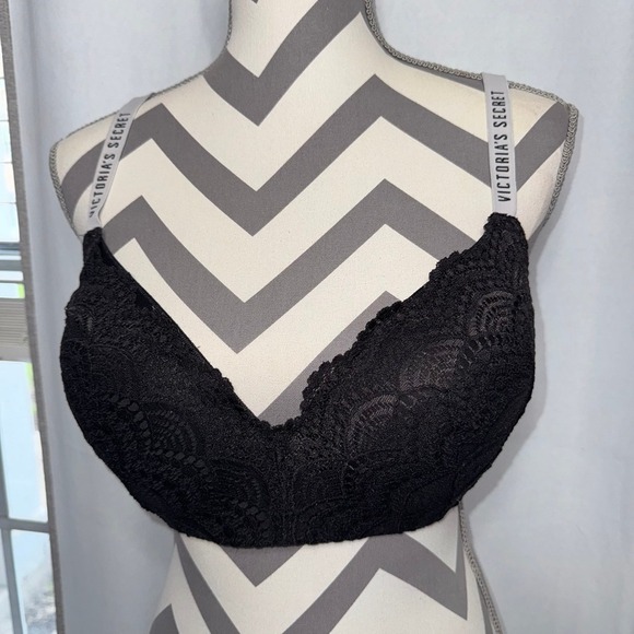 Victorias secret lined ,‎ no wire bra - 34DDD - Picture 1 of 7